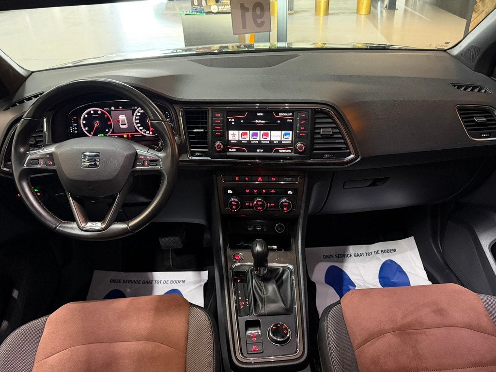SEAT Ateca 1.5 TSI Xcellence|Pano|Alcantara|19" Zwarte Velge, Auto's, Stof, 4 cilinders, Ateca, Bedrijf