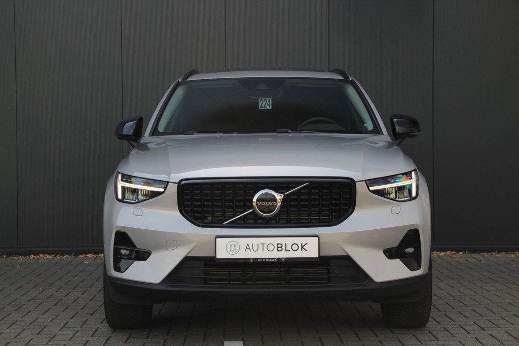 Volvo XC40 1.5 T4 Plug-in hybrid Plus Dark | R-Design | Pano, Auto's, Volvo, Automatische klimaatregeling, Zwart, Bedrijf, Hybride Elektrisch/Benzine