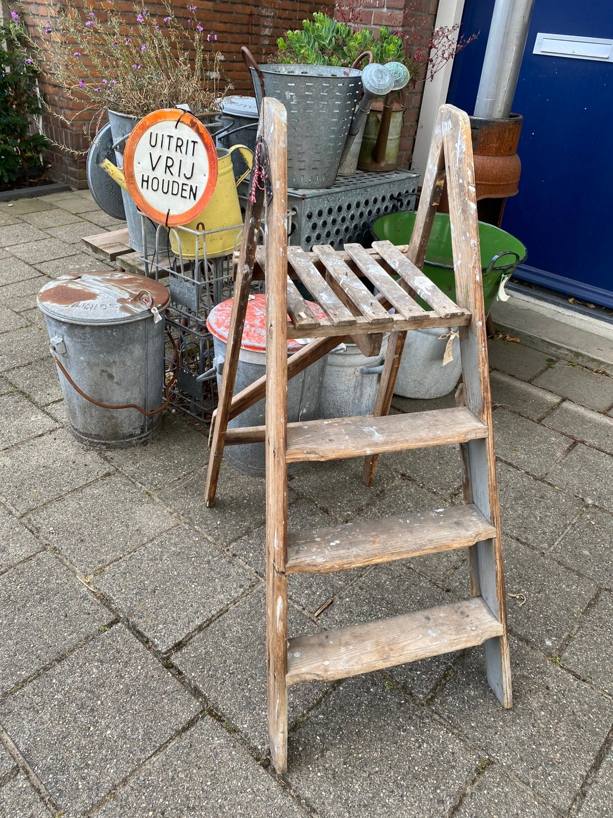 Leuk oude houten trapje, Ophalen