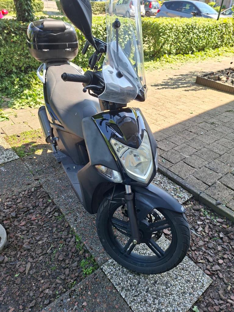 Kymco agility 50, Fietsen en Brommers, Ophalen, Zo goed als nieuw, Benzine, Agility