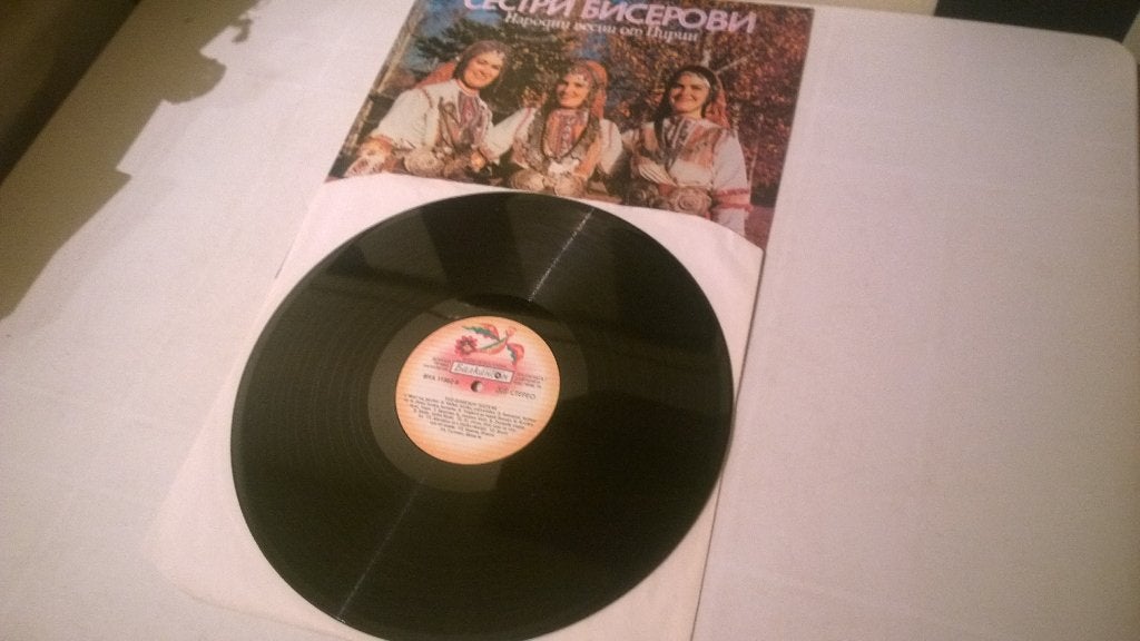 Bisserov sisters ‎– folk songs from pirin, Inclusief binnenhoes, Ophalen, Gebruikt, 12 inch