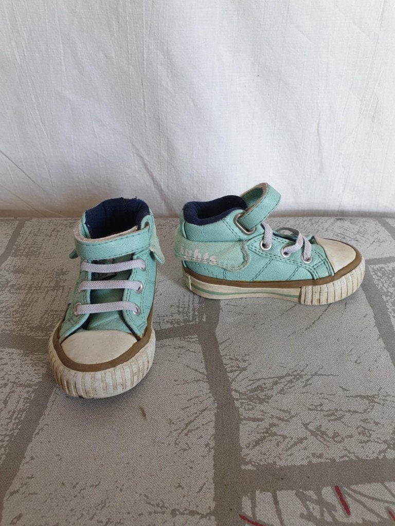 Stoere blauwe sneakers. Mt 19 Merk British Knights, ., Schoenen, Ophalen of Verzenden, Zo goed als nieuw