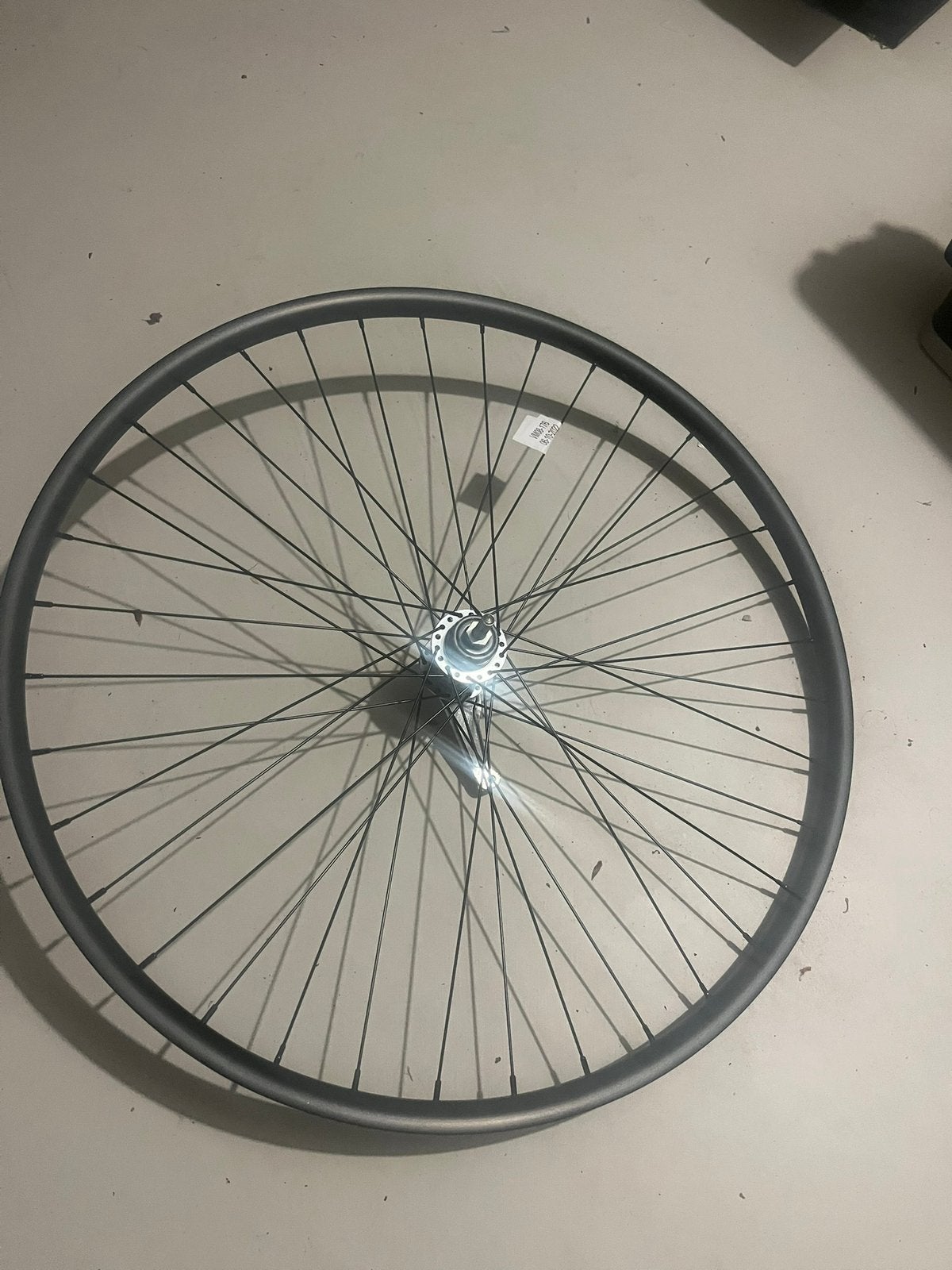 Nieuw achterwiel fietswiel 28 inch. Terugtraprem