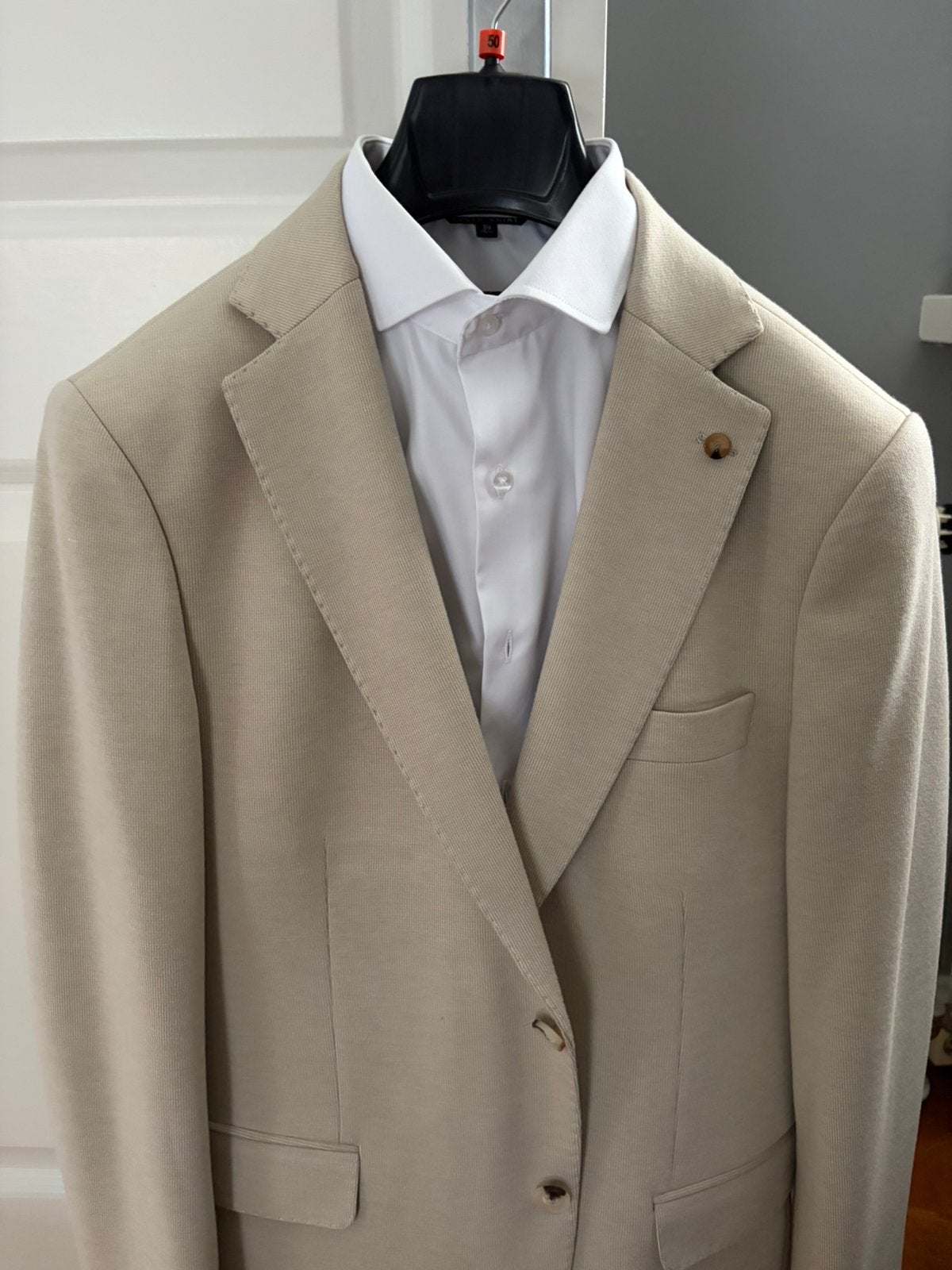 Beige kostuum maat 50, Ophalen, Zo goed als nieuw, Maat 48/50 (M), Beige