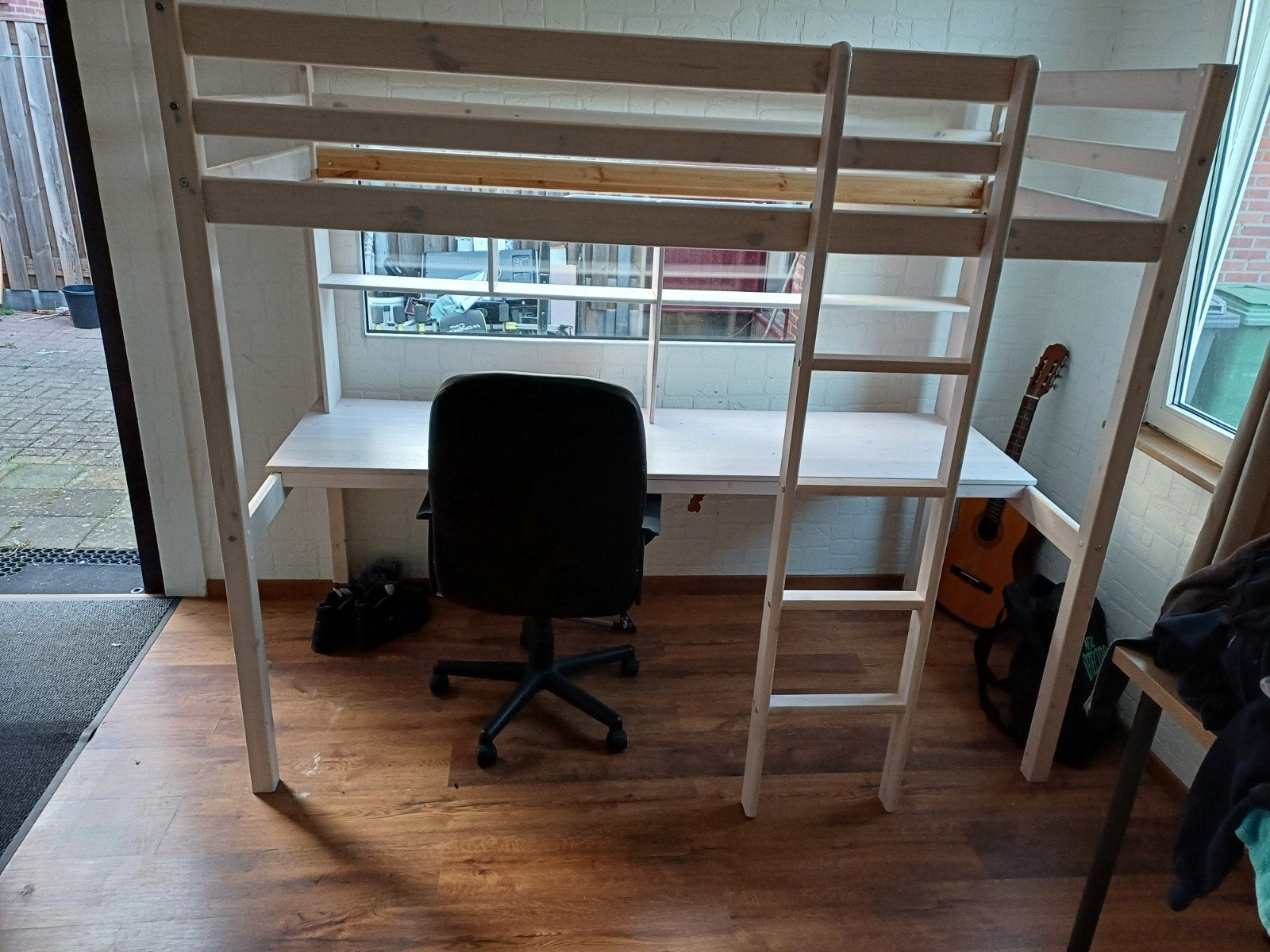 De maat is 200cm  bij 90cm, Gebruikt, 90 cm, Eenpersoons, Wit