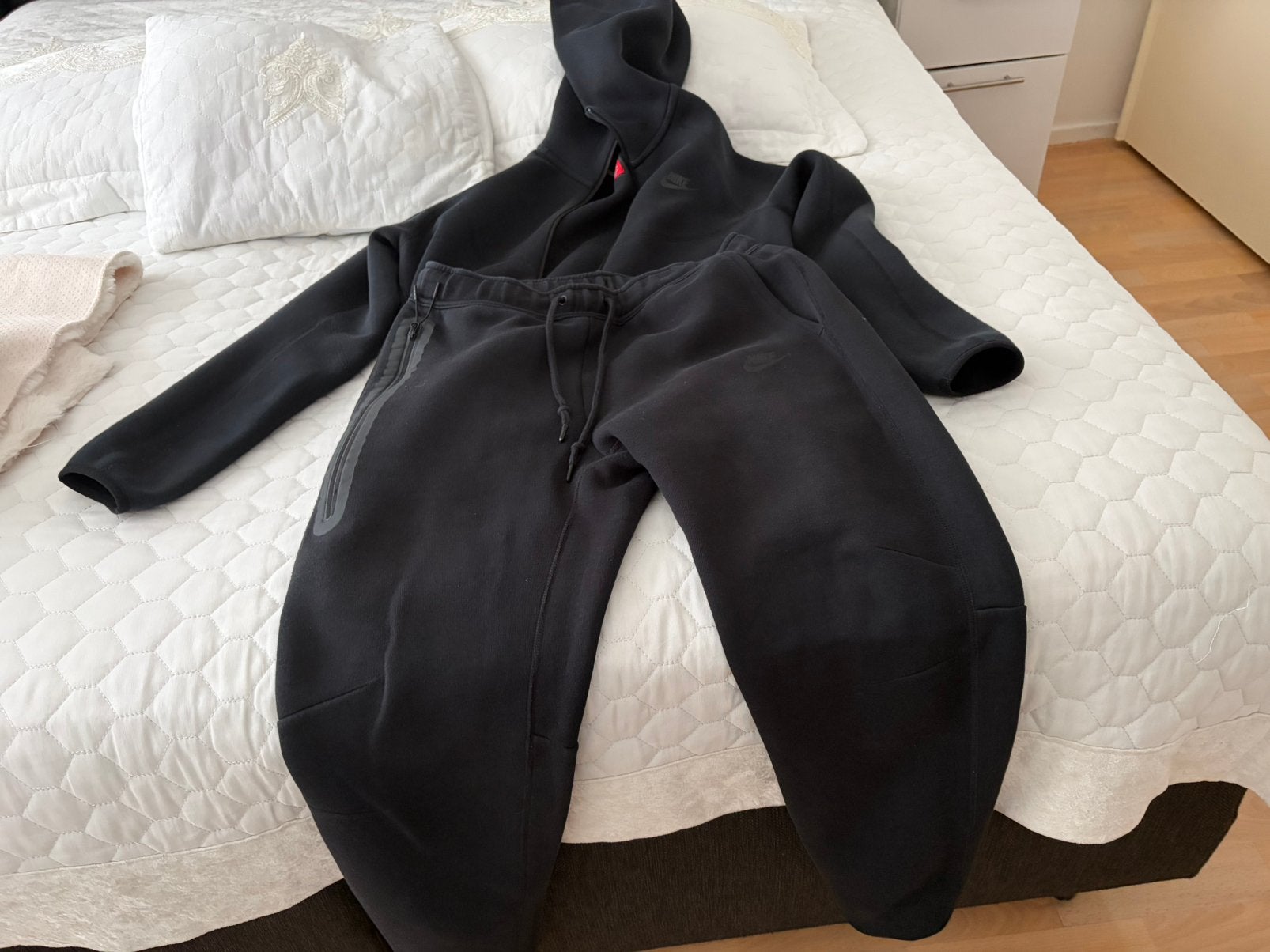 Nike tech zwart !, Kleding | Heren, Sportkleding, Zo goed als nieuw, Algemeen, Maat 48/50 (M), Zwart, Ophalen of Verzenden