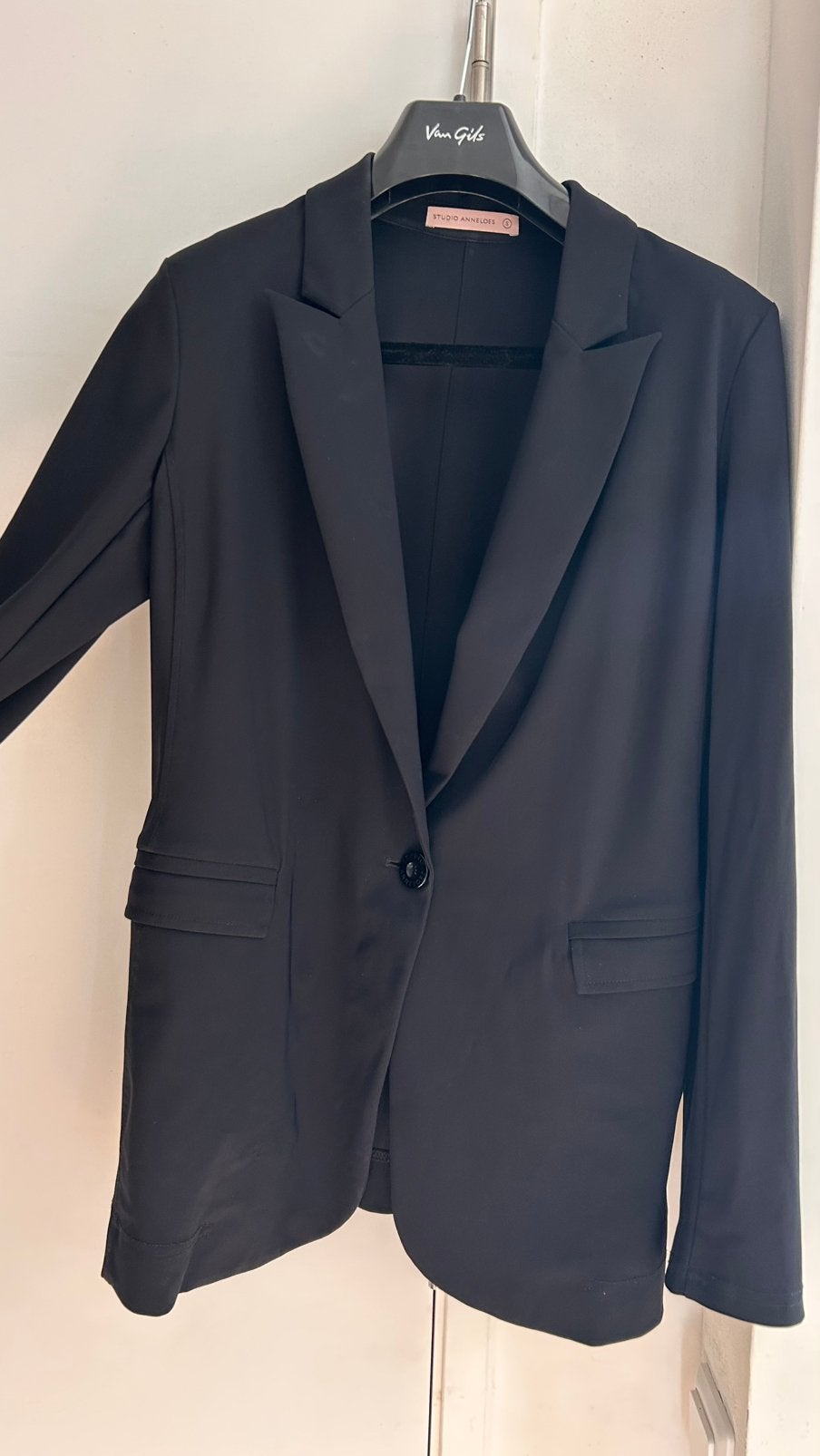 Zwarte Studio Anneloes blazer maat S valt sls M, Kleding | Dames, Zwart, Ophalen of Verzenden, Zo goed als nieuw, Jasje