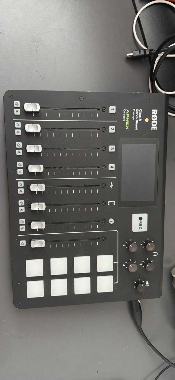 RodeCaster Pro 1, Ophalen of Verzenden, Zo goed als nieuw, Minder dan 5 kanalen, Microfooningang