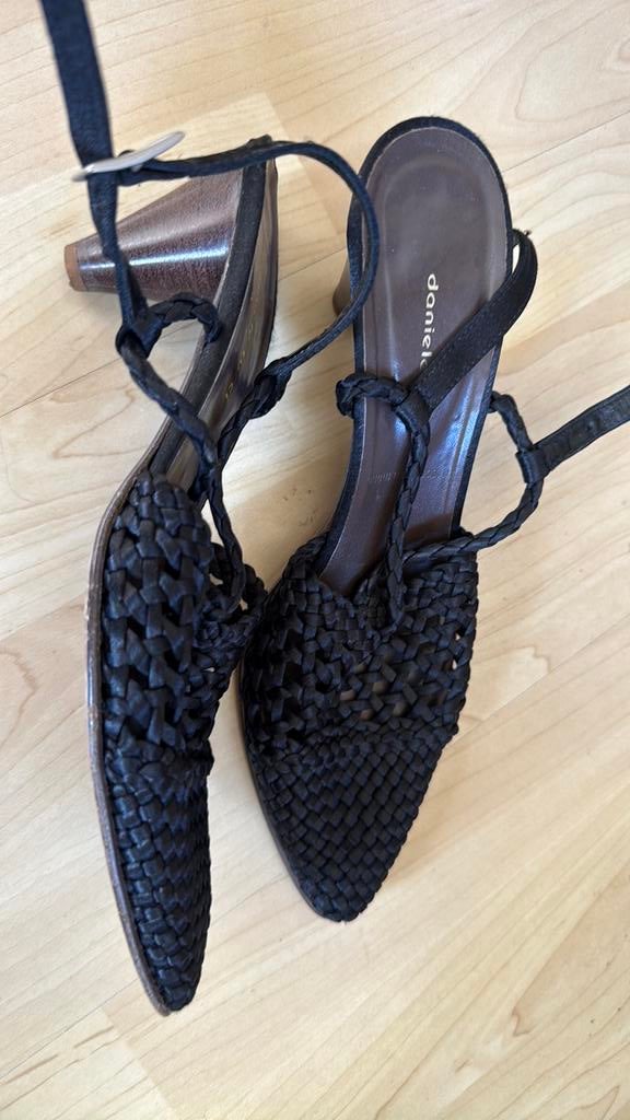 Daniele Tucci sandalen 40, Zwart, Zo goed als nieuw, Sandalen of Muiltjes, Ophalen of Verzenden