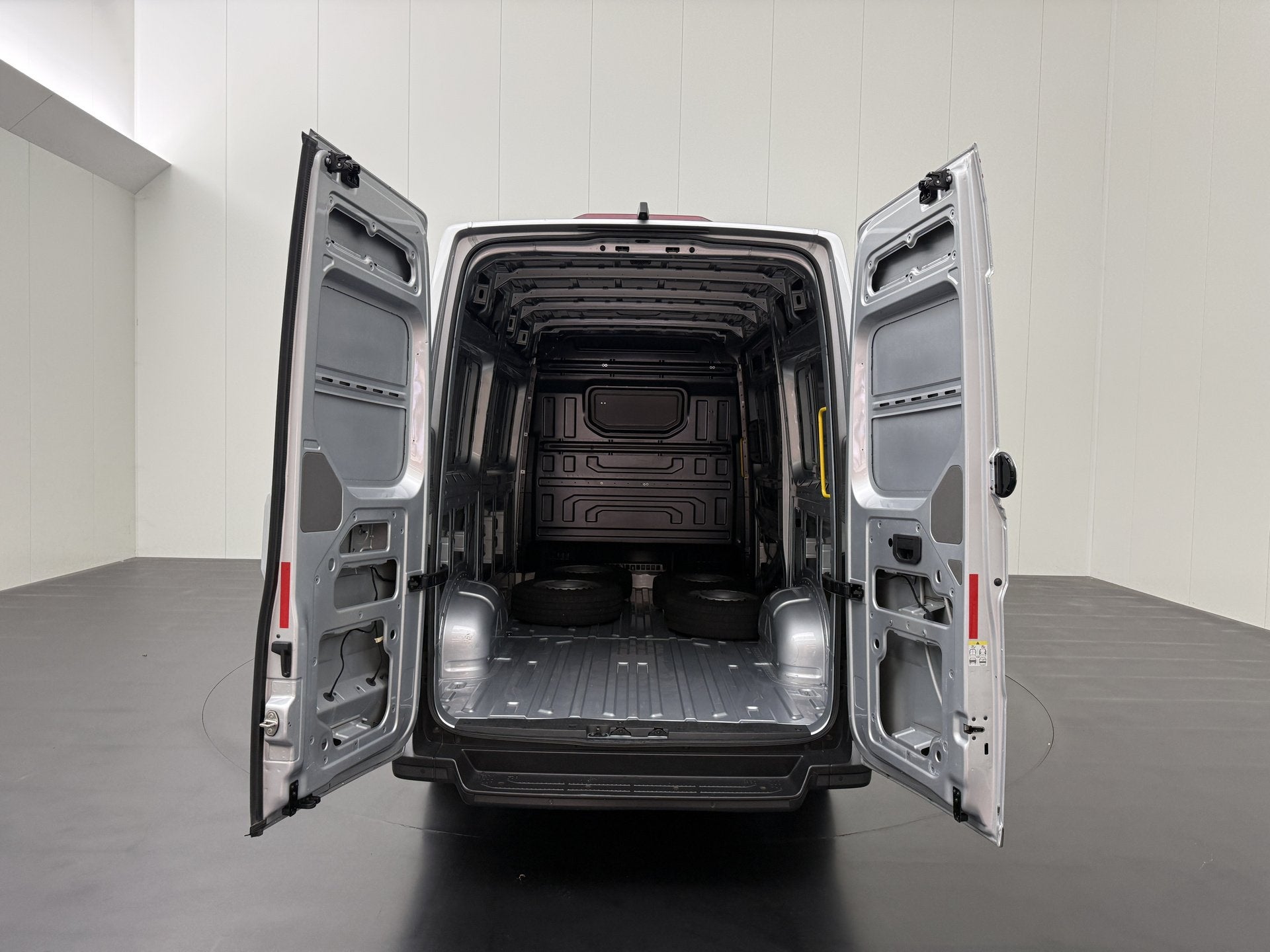 Volkswagen Crafter 2.0TDI 177PK Automaat L3H3 | Led | Standk, Automaat, Gebruikt, Euro 6, Volkswagen