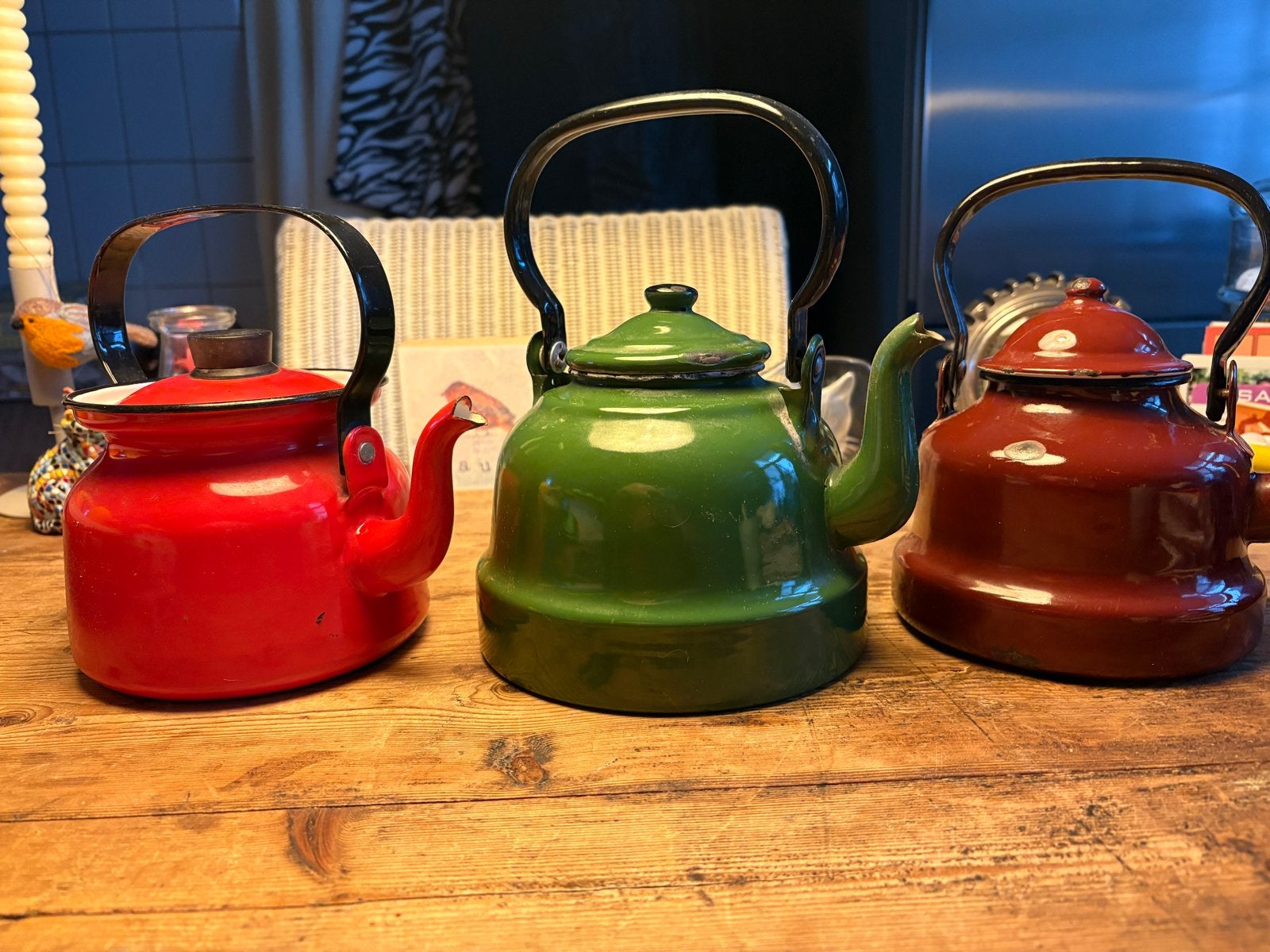 emaille keteltjes - rood, groen, bruin drie stuks, Ophalen of Verzenden