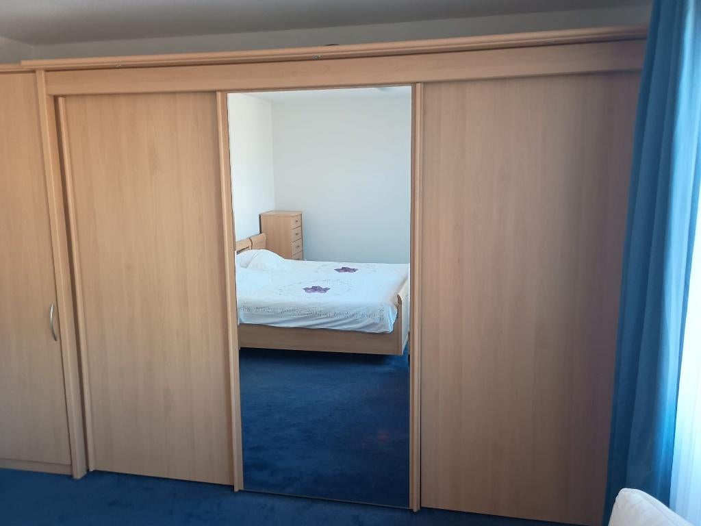 Garderobekast met schuifdeuren, spiegel en verlichting, Ophalen, Met deur(en), Gebruikt, 200 cm of meer
