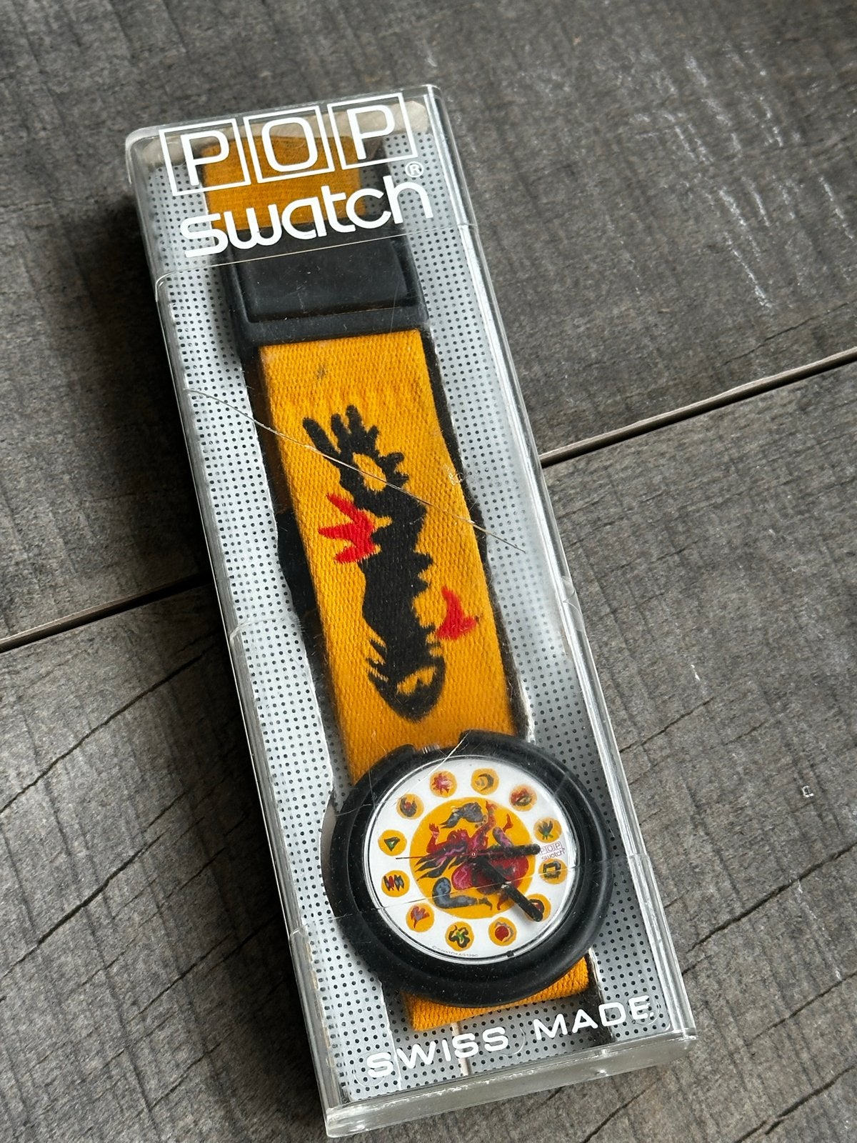 Vintage Pop Swatch horloge met drakenmotief, Kunststof, Polshorloge, Nieuw, Ophalen of Verzenden