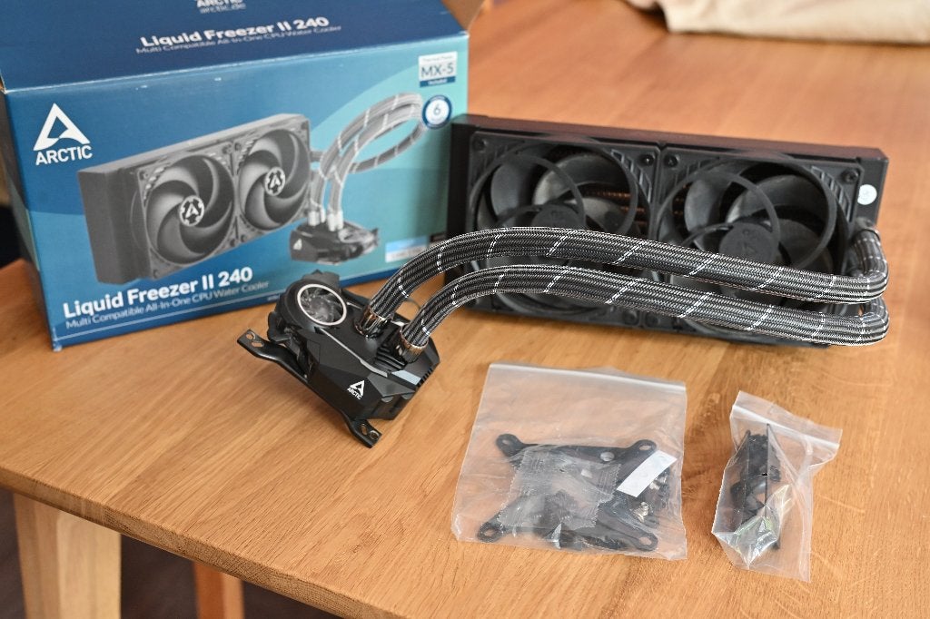Liquid Freezer 2 240 AIO CPU cooler, Computers en Software, Computerkoelers, Verzenden, Gebruikt, Waterkoeling