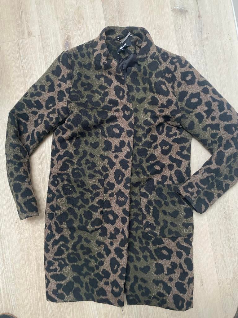 Shoeby eksept jas met panterprint groen/bruin - Maat 38 (M), Kleding | Dames, Jassen | Winter, Ophalen of Verzenden, Gedragen