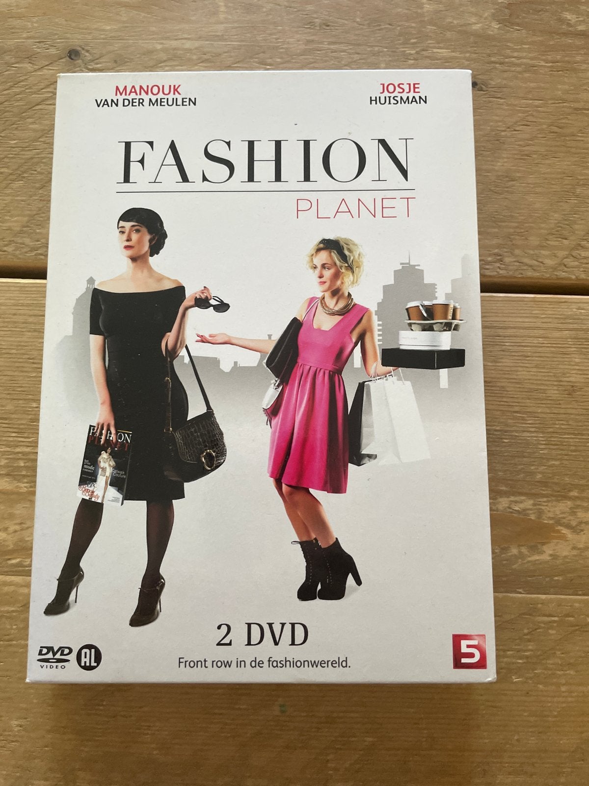 Fashion Planet - 2 DVD Boxset - Nederlandse serie, Alle leeftijden, Zo goed als nieuw, Inclusief doosje, Ophalen of Verzenden