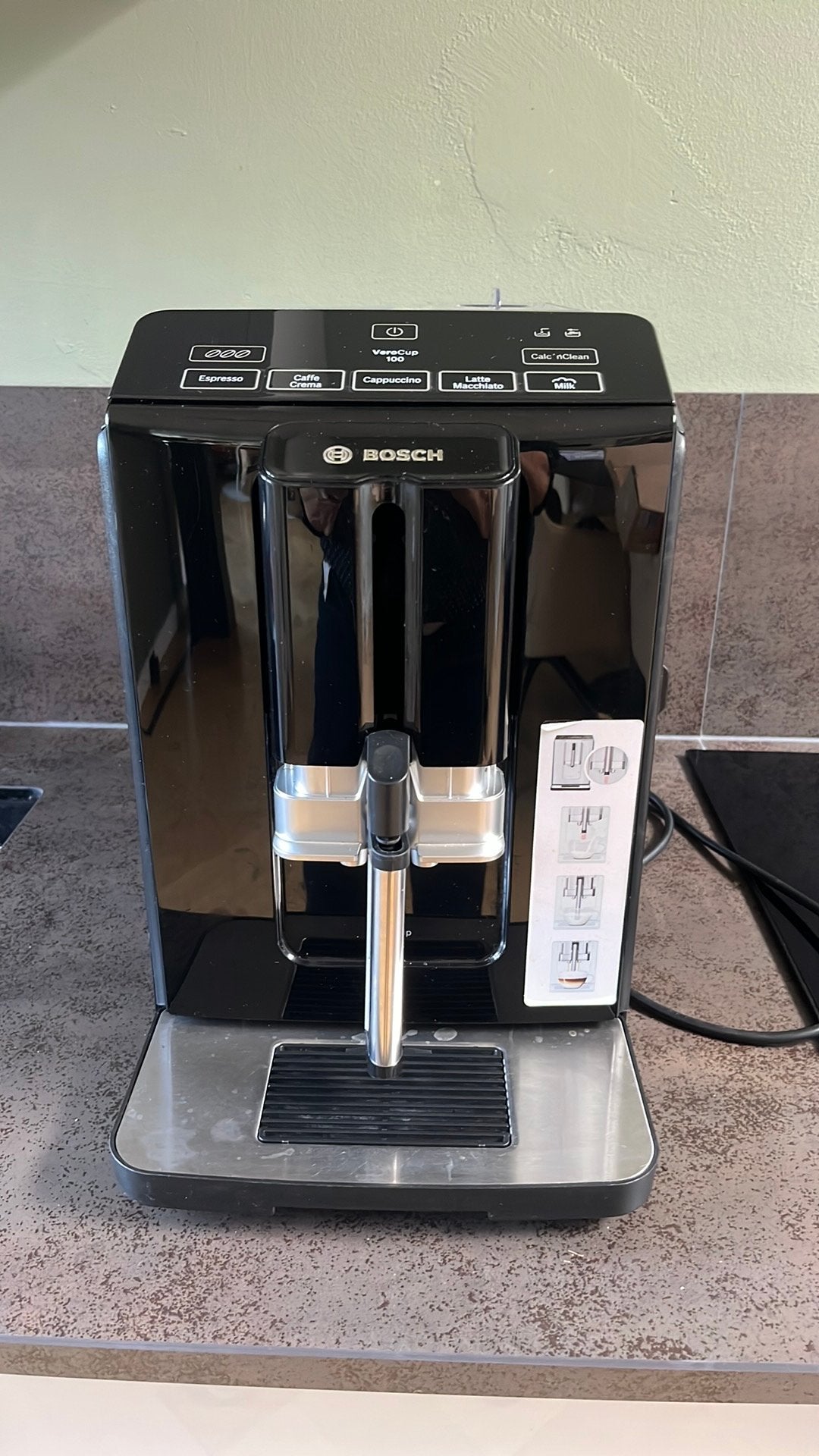 BOSCH VeroCup 100 volautomatische koffiebonen machine, Witgoed en Apparatuur, Afneembaar waterreservoir, Koffiemachine, Zo goed als nieuw