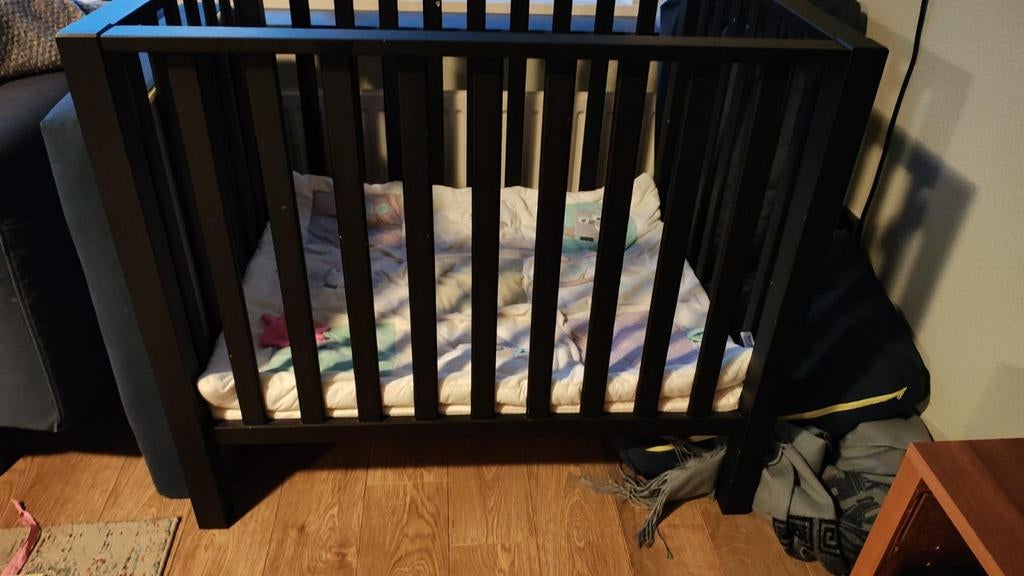 Babybox zwart met boxmatras en boxkleed, Ophalen, Vierkant, In hoogte verstelbaar