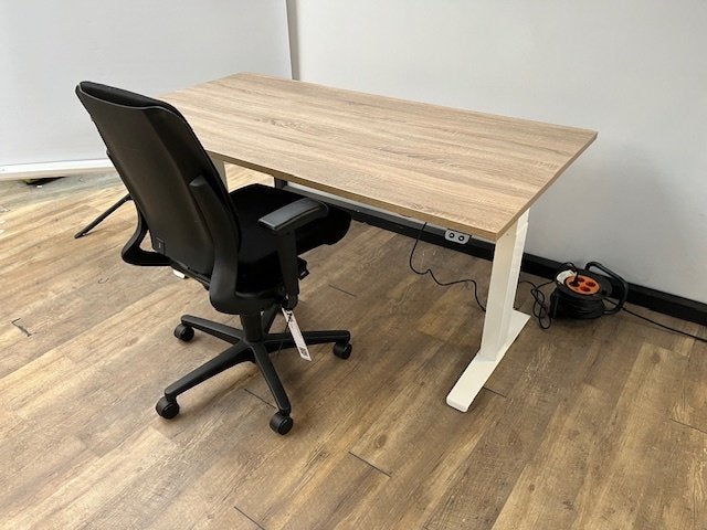 zit sta bureau elektrisch verstelbaar wit Matrix pro, Ophalen, Elektrisch, Nieuw