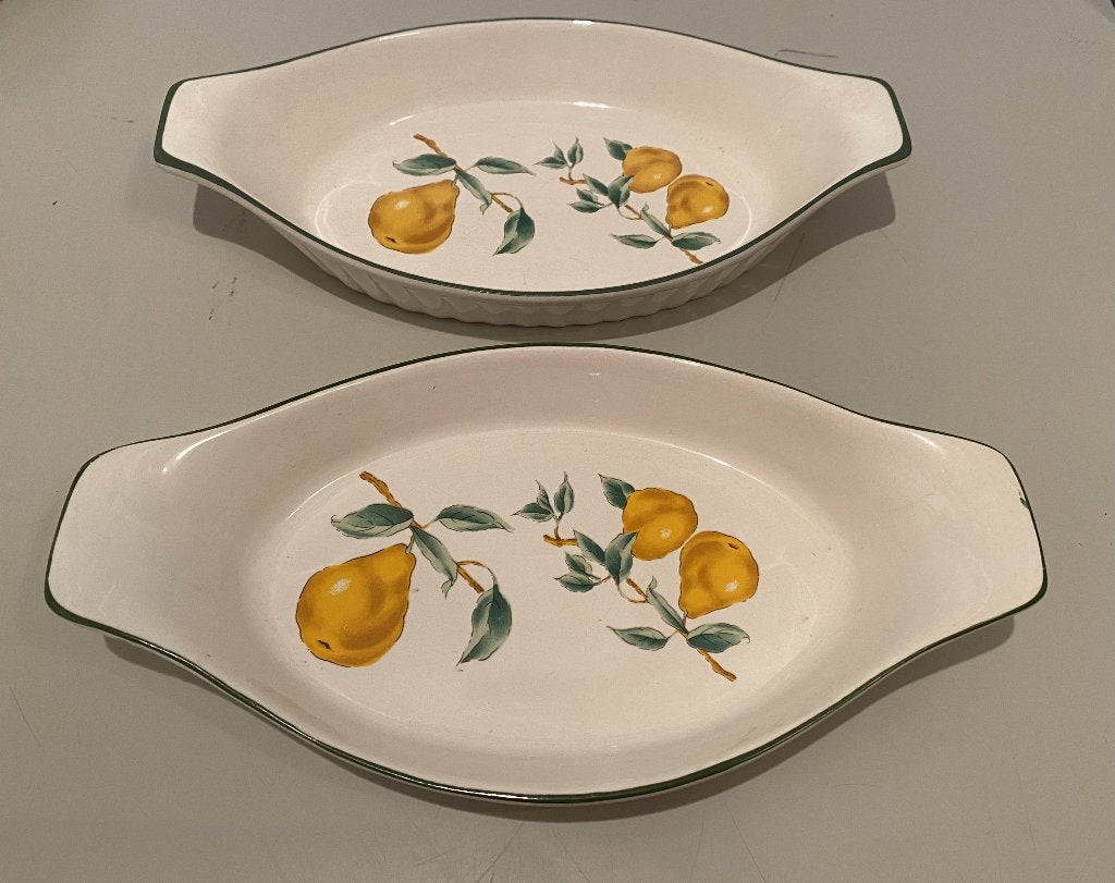 2 schaaltjes oven en microwave Japan 26,5 x 14 peren, Ophalen of Verzenden, Overige stijlen, Porselein, Schaal of Schalen