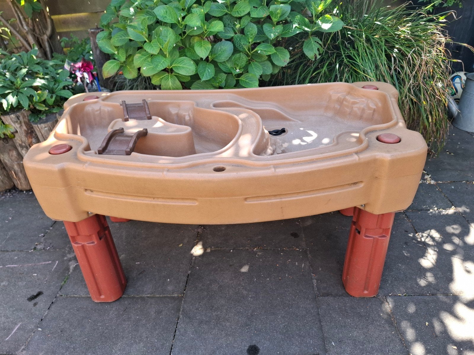 Step2 Zand- en Watertafel met deksel en parasol opening, Kinderen en Baby's, Speelgoed | Buiten | Zandbakken, Ophalen, Gebruikt