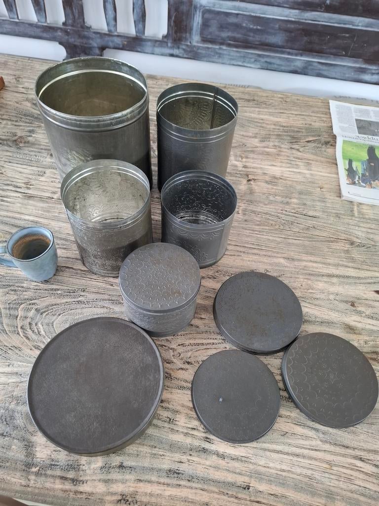 Set van 5 metalen blikken, grootste 23 cm hoog, Ophalen of Verzenden, Gebruikt, Overige, Overige merken