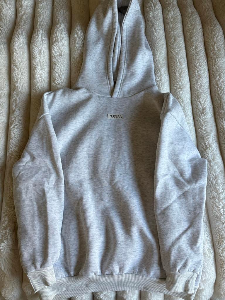 Musera Hoodie Maat M - Comfortabele Grijze Hoodie, Kleding | Dames, Tops, Zo goed als nieuw, Maat 38/40 (M), Grijs, Lange mouw