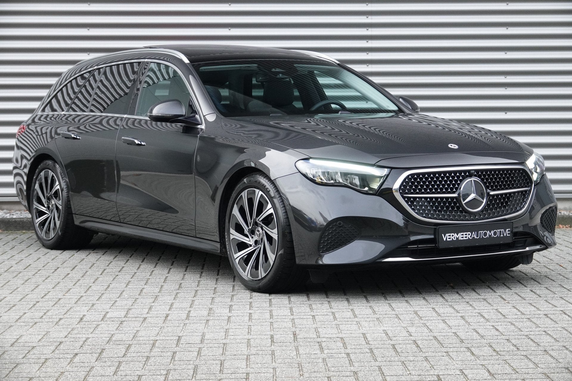 Mercedes-Benz E-Klasse Estate 300 e Luxury Line | Panoramada, Auto's, Automaat, Achterwielaandrijving, Gebruikt, 4 cilinders