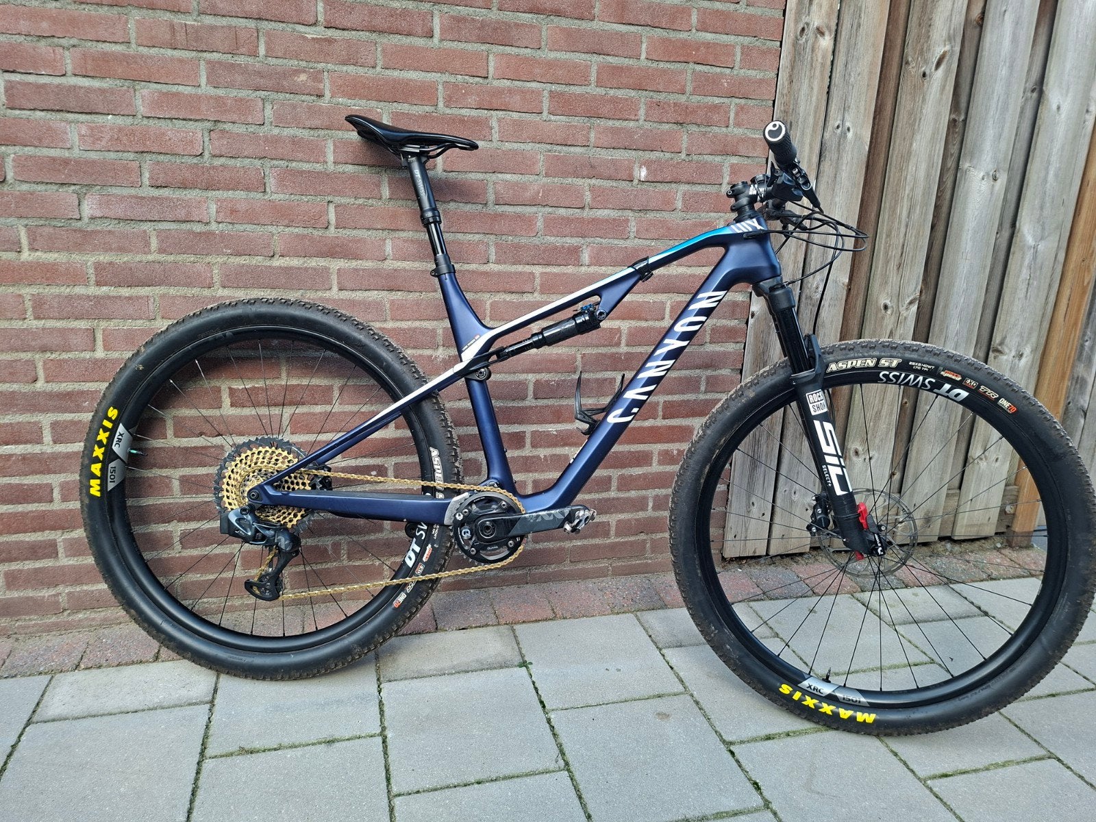 Canyon Lux CF SL - Top Mountainbike met Upgrades, Fully, Zo goed als nieuw, Schijfrem, 53 tot 57 cm