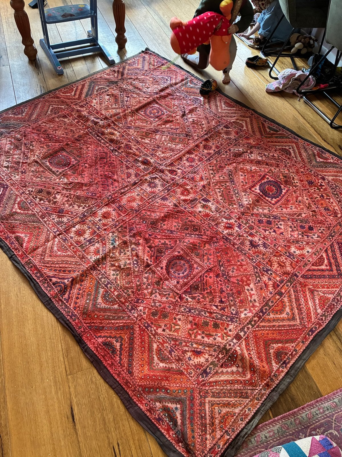Handgemaakt Indiase sprei/wandkleed met borduurwerk, Huis en Inrichting, Gebruikt, 150 tot 200 cm, 200 cm of meer, Ophalen of Verzenden