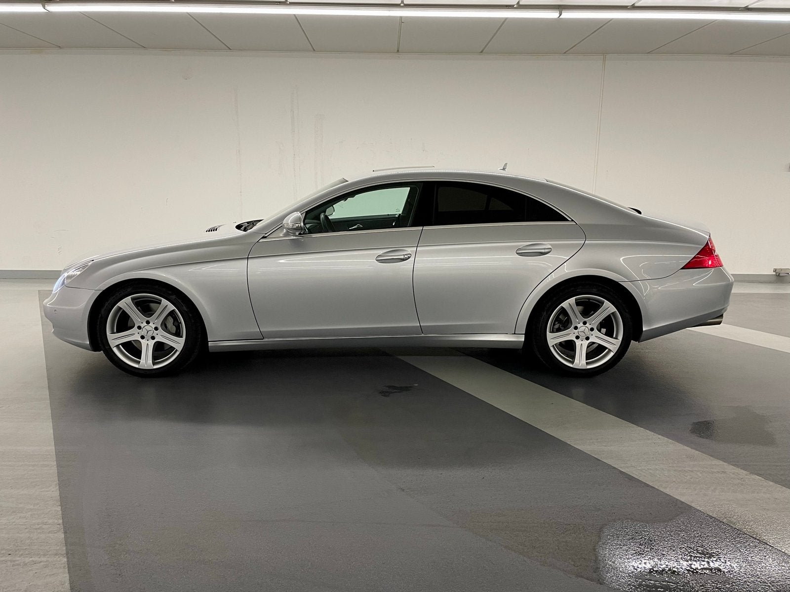 Mercedes-Benz CLS 3.5 Cls350 CGI AUT 2007 Grijs, Automaat, Achterwielaandrijving, Zwart, 4 stoelen