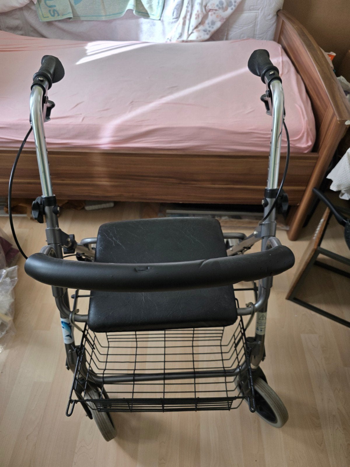 Nieuwe rollator, Ophalen of Verzenden, Opvouwbaar, Zo goed als nieuw