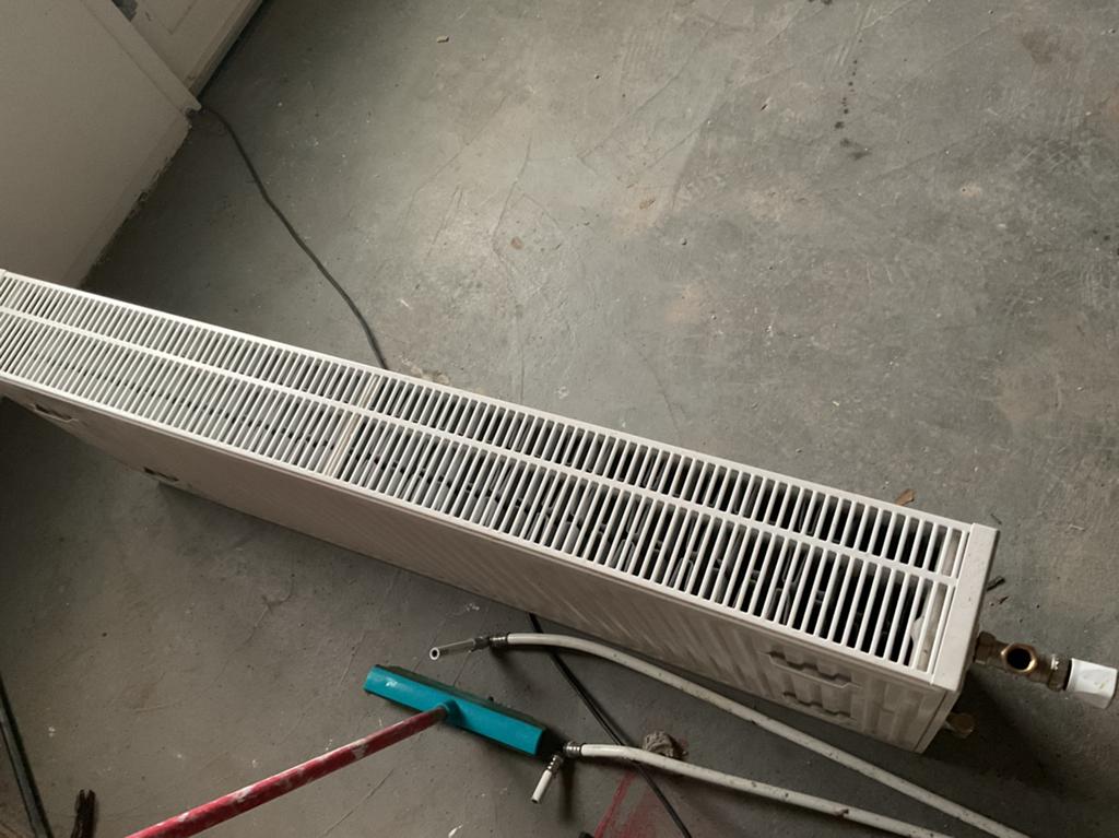 Radiator T33, Doe-het-zelf en Verbouw, Verwarming en Radiatoren, Ophalen, Zo goed als nieuw, Radiator, 30 tot 80 cm