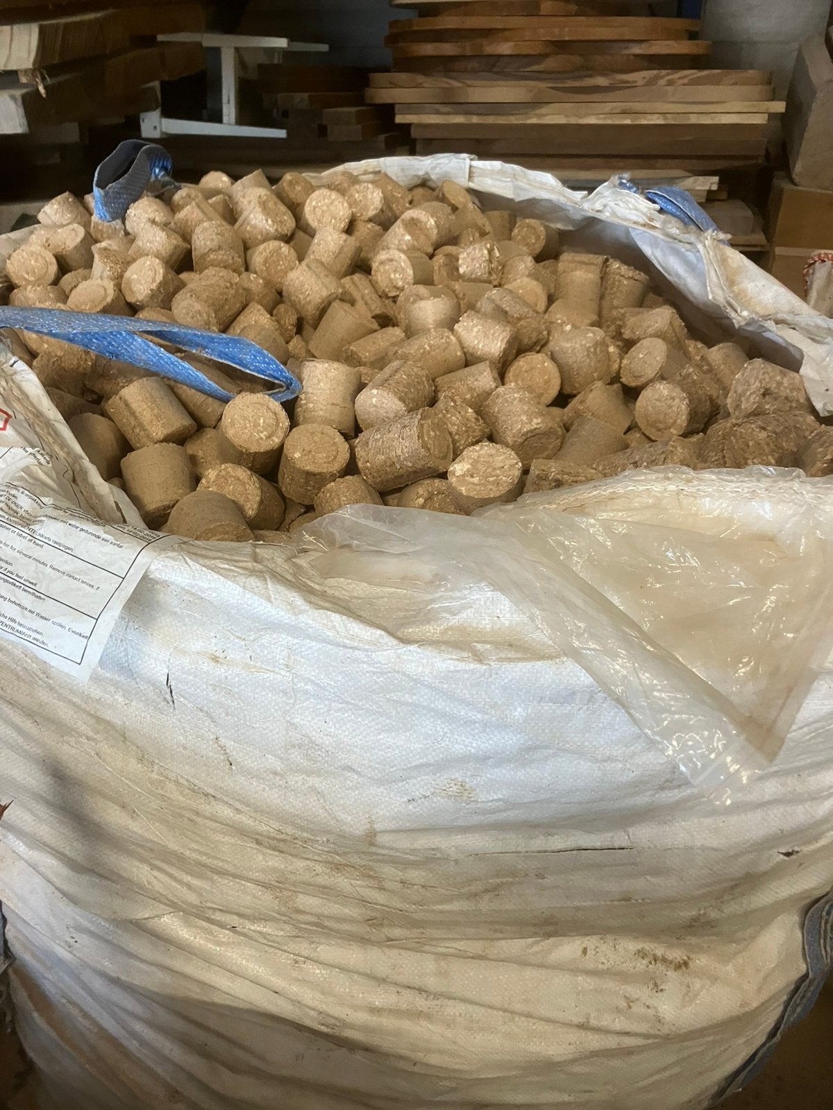 Briketten per zak €75.- 2 zakken €100.- ook haardhout voorra, Tuin en Terras, Minder dan 3 m³, Ophalen