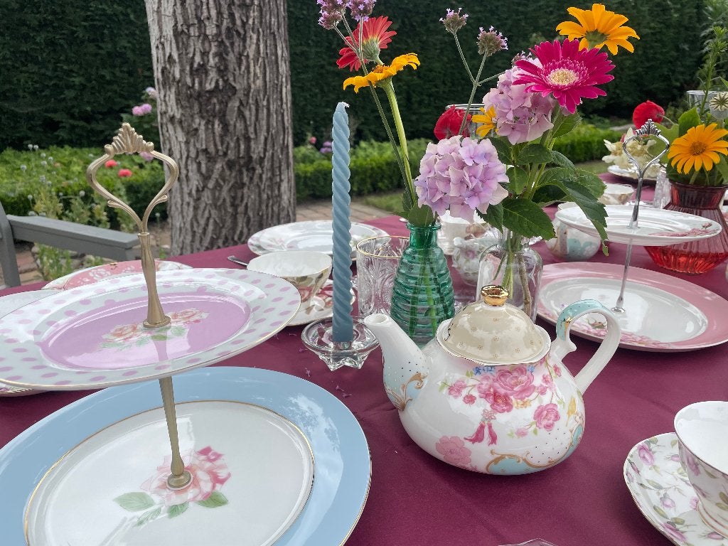 Afternoon Tea, servies te huur, gaaf, bloemen, €20, Ophalen, Zo goed als nieuw, Verjaardag