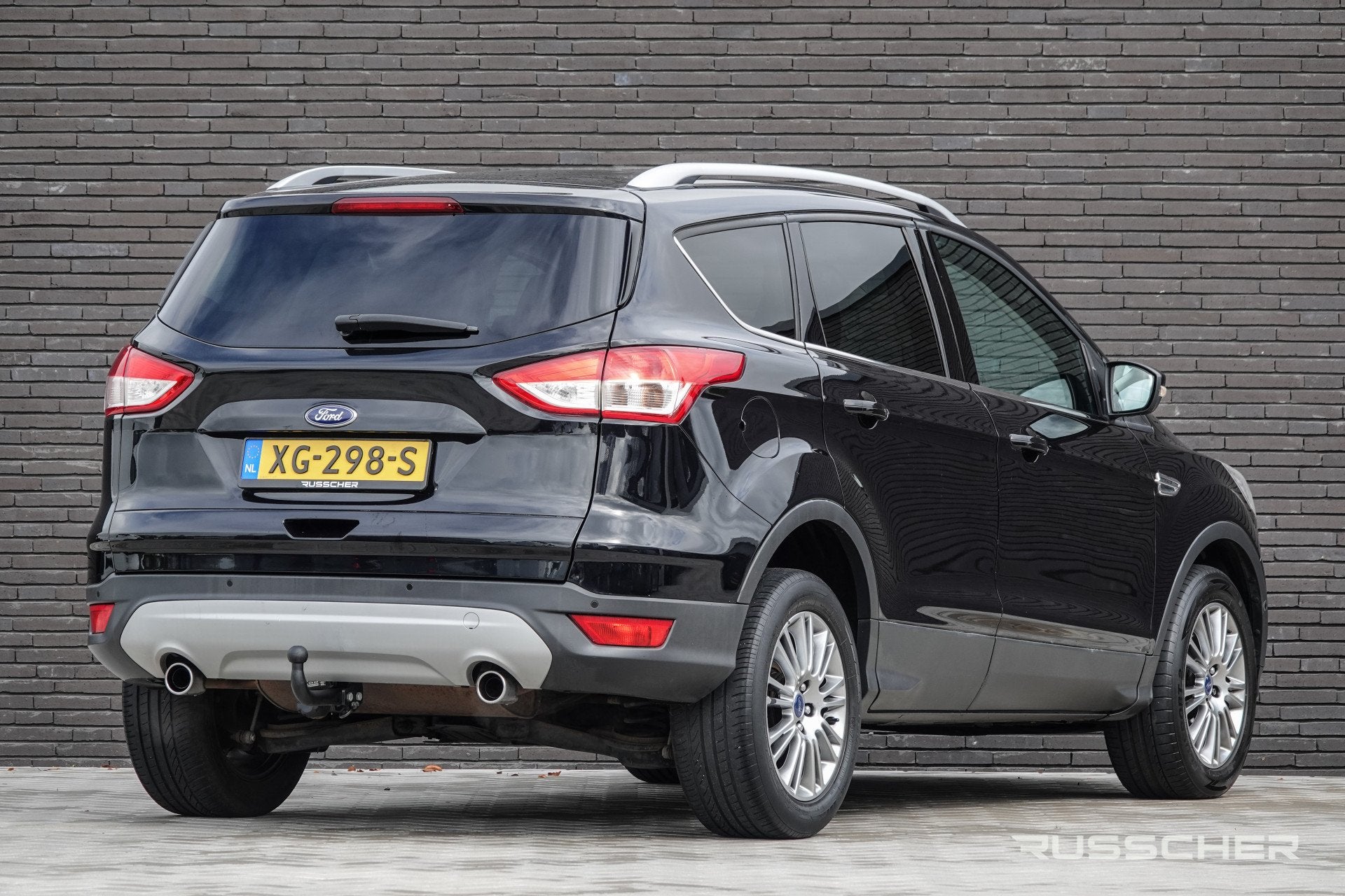 Ford Kuga 1.6 182Pk Aut. | Titanium Plus | 4WD | Panoramadak, Euro 5, Gebruikt, Zwart, 4 cilinders