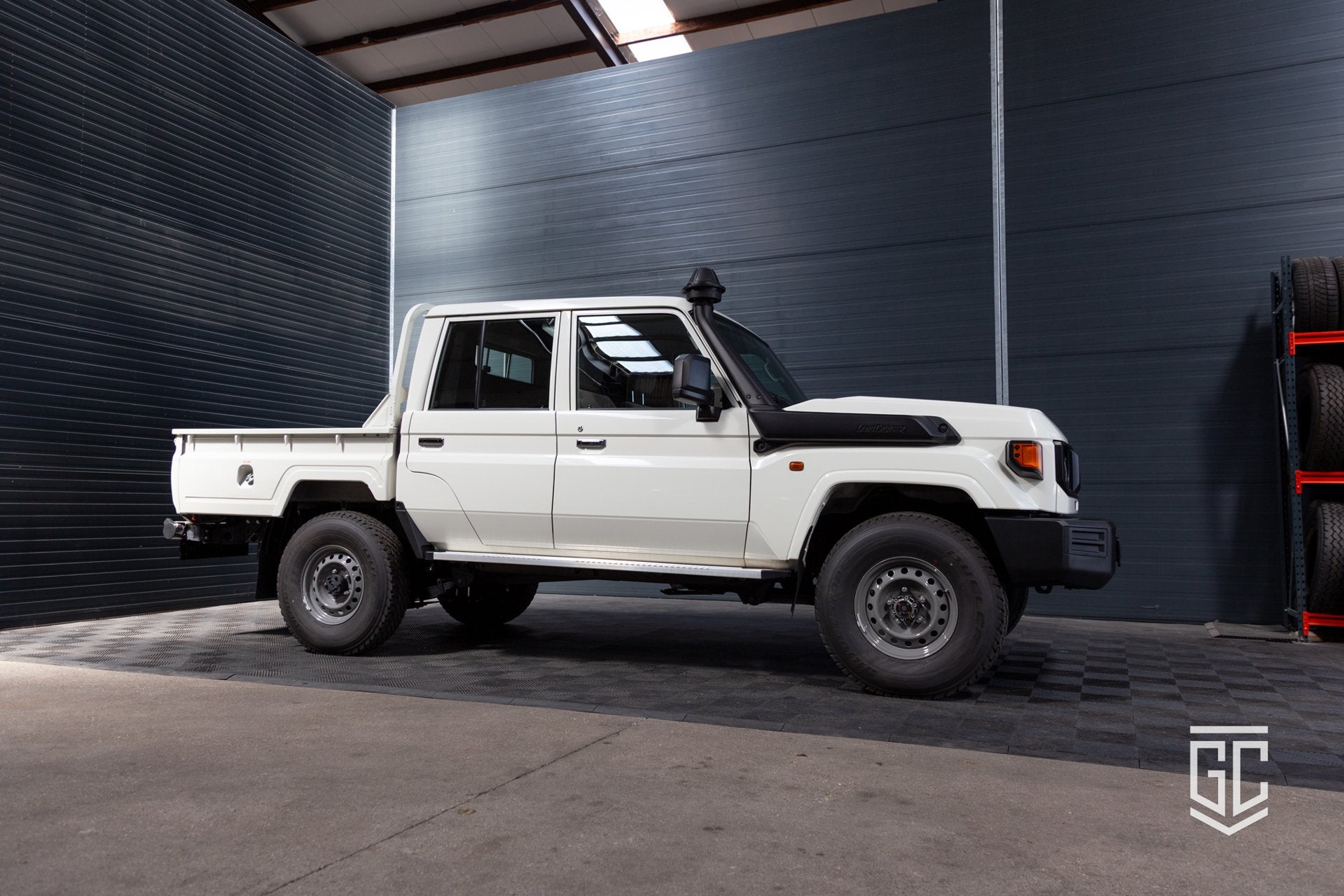 Toyota Land Cruiser GDJ79 Double Cab E A/T, Auto's, Dealer onderhouden, Stof, Euro 6, 4 cilinders