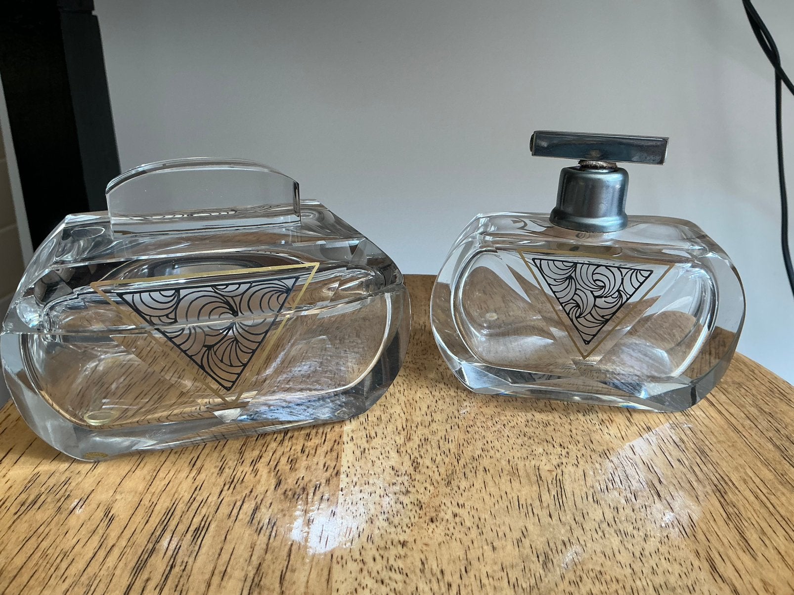 Art deco parfumfles,art deco kaptafelset,antieke parfumfles, Antiek en Kunst, Antiek | Glas en Kristal, Verzenden