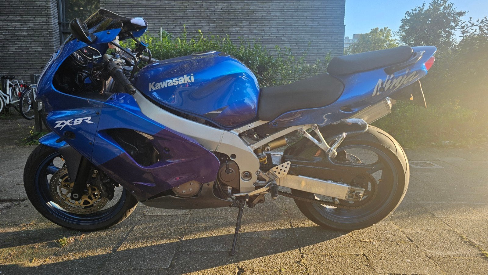 Kawasaki ZX9R, Ophalen, Gebruikt