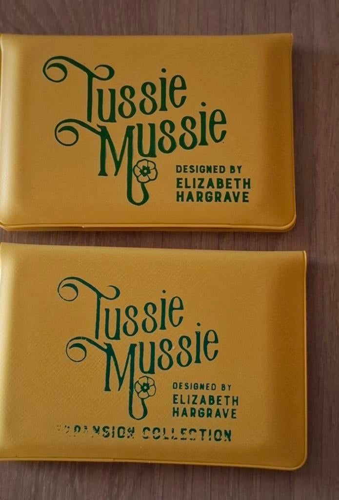 Tussie Mussie Kaartspel + Uitbreiding - Button Shy Games, Een of twee spelers, Ophalen of Verzenden, Zo goed als nieuw, Button Shy Games