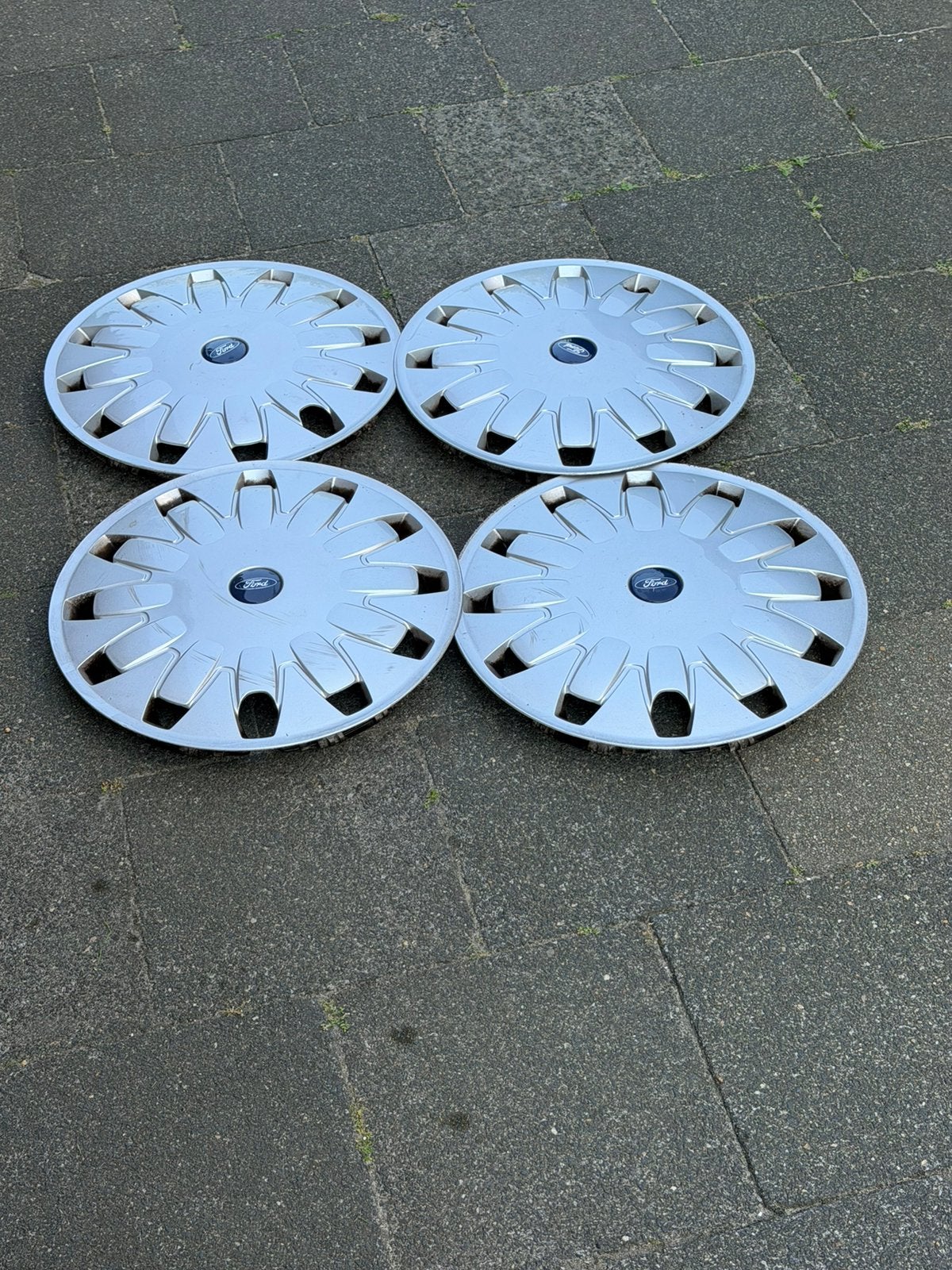 Ford wieldoppen set 16 inc, Auto diversen, Ophalen of Verzenden, Zo goed als nieuw