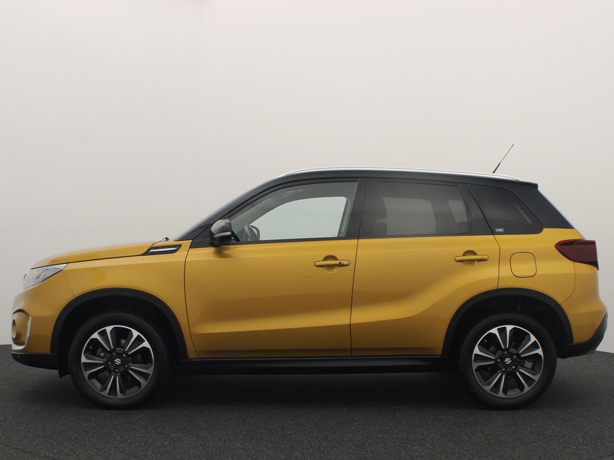 Suzuki Vitara 1.5 Hybrid Select AUTOMAAT / PANORAMADAK / LED, Auto's, Gebruikt, Euro 6, 4 cilinders, 400 kg