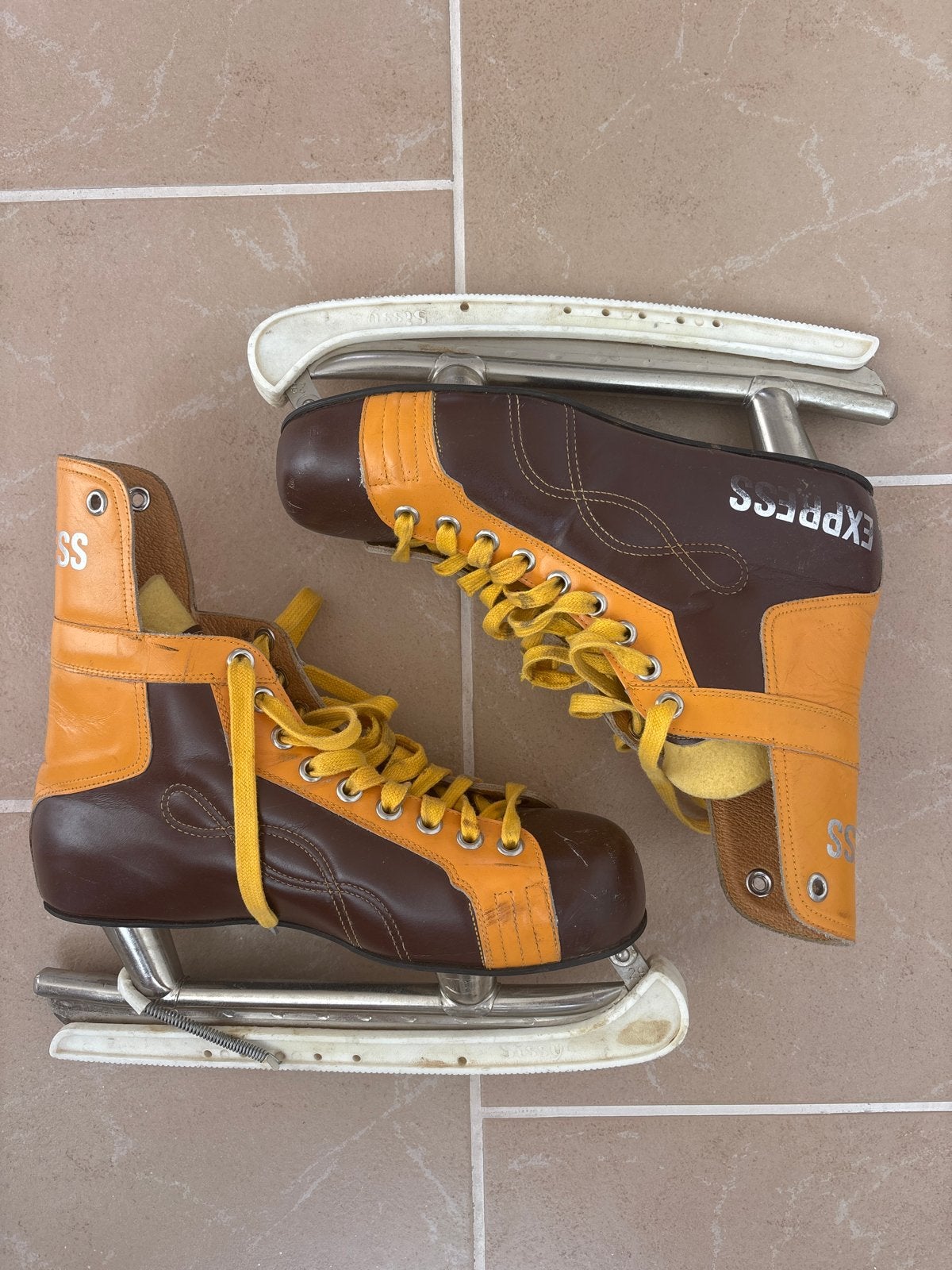 Vintage Express Schaatsen - Bruin/Oranje maat: 44/45, Overige merken, Gebruikt, Overige typen, Ophalen of Verzenden