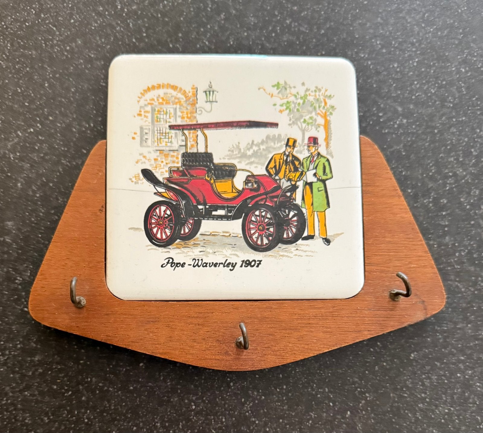 Vintage oldtimer sleutelrekje uit 1965, Ophalen of Verzenden, Huis en Inrichting