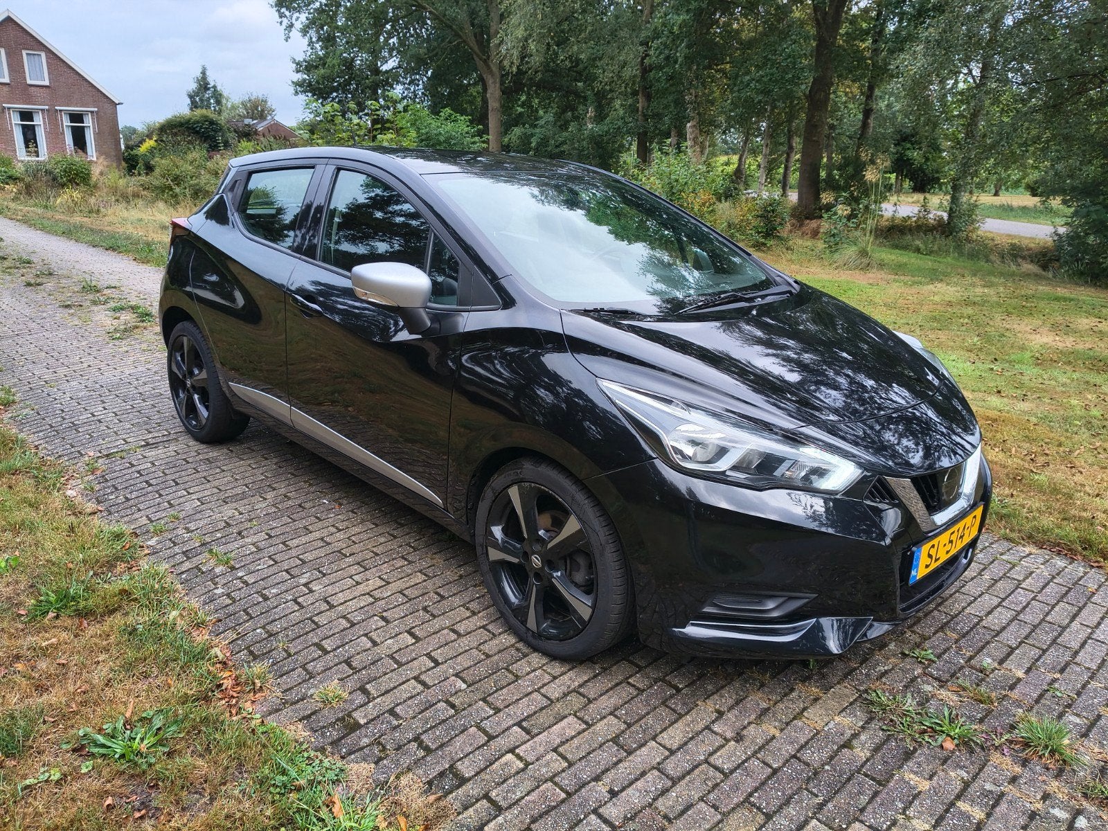 Nissan Micra 1.0 5D 2018 Zwart, Stof, 4 cilinders, Zwart, Origineel Nederlands