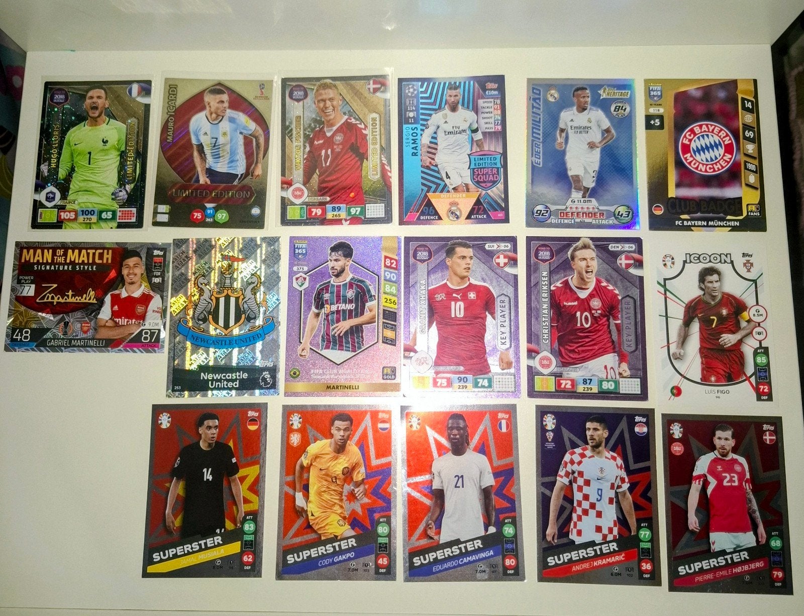 Voetbalkaarten, Ophalen of Verzenden, Zo goed als nieuw, Meerdere plaatjes
