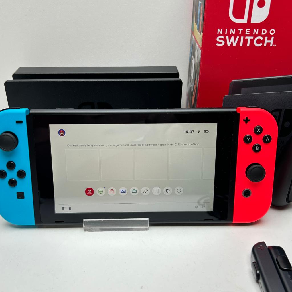 Nintendo Switch Console - Blauw/Rood, Nintendo, Zo goed als nieuw, Support@nintendo.com, 11-1 Hokotate-cho, Kamitoba, Minami-ku
Kyoto 601-8501
Japan
