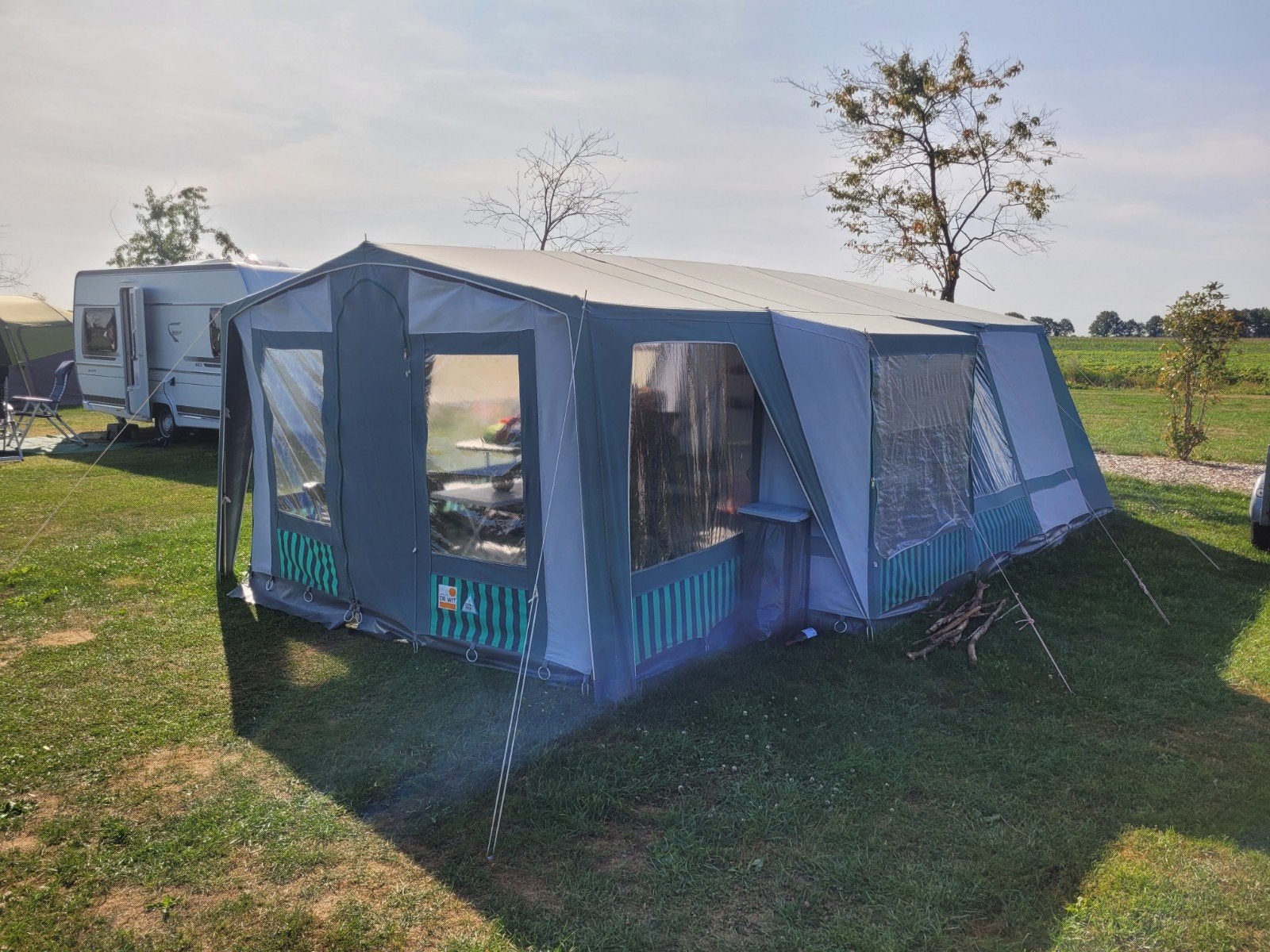 Bungalowtent De Witt Europa 520S met aanhangwagen & inboedel, Caravans en Kamperen, Ophalen, Gebruikt, Tot en met 6