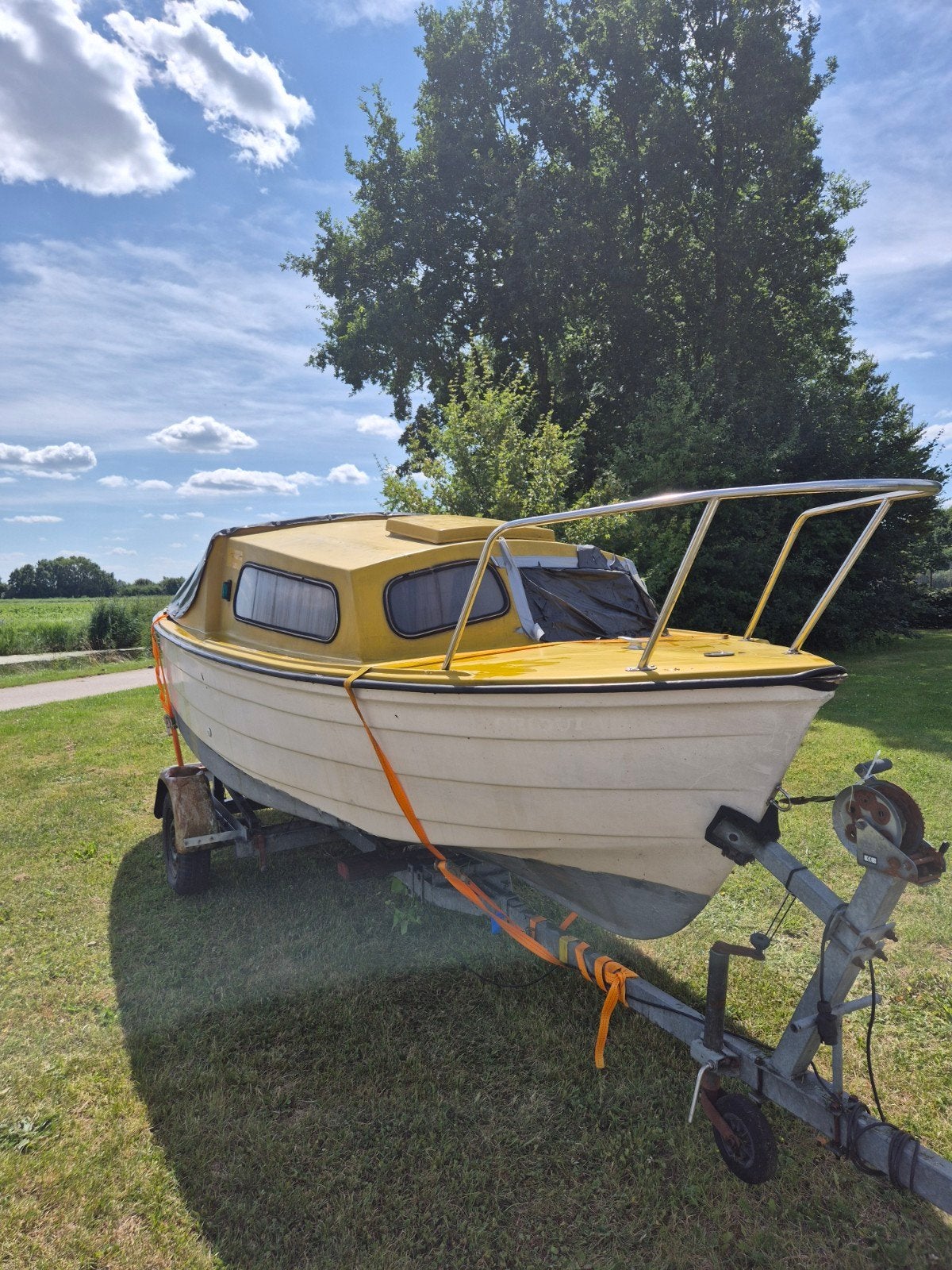 Kajuitboot met trailer - Ideaal voor dagtochten, Watersport en Boten, Overige merken, Gebruikt, Kajuitboot, Geen motor