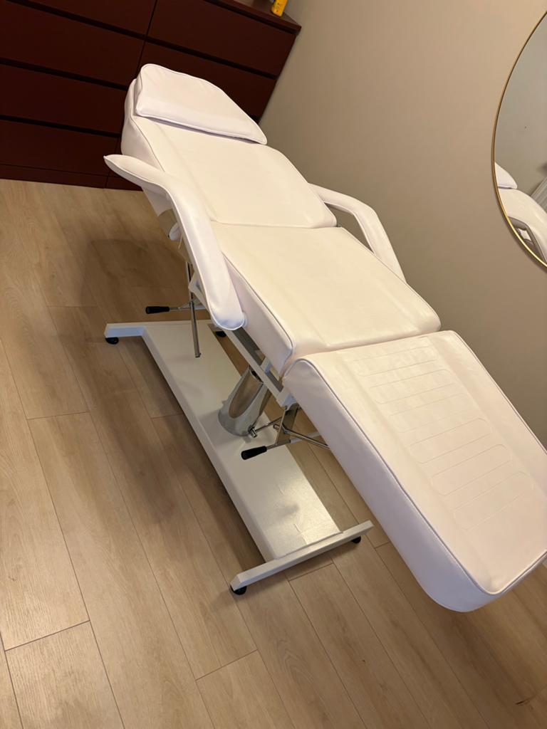 Witte behandelstoel/massagetafel - verstelbaar, Overige plaatsen, Ophalen of Verzenden, Gebruikt, Overige typen